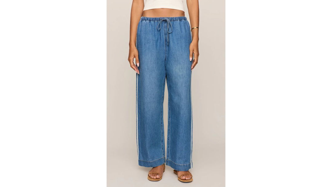 What Should Busy Moms Wear to Look Put-Together?