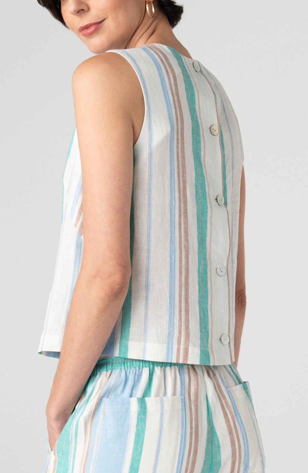 Shell Top with Button Back