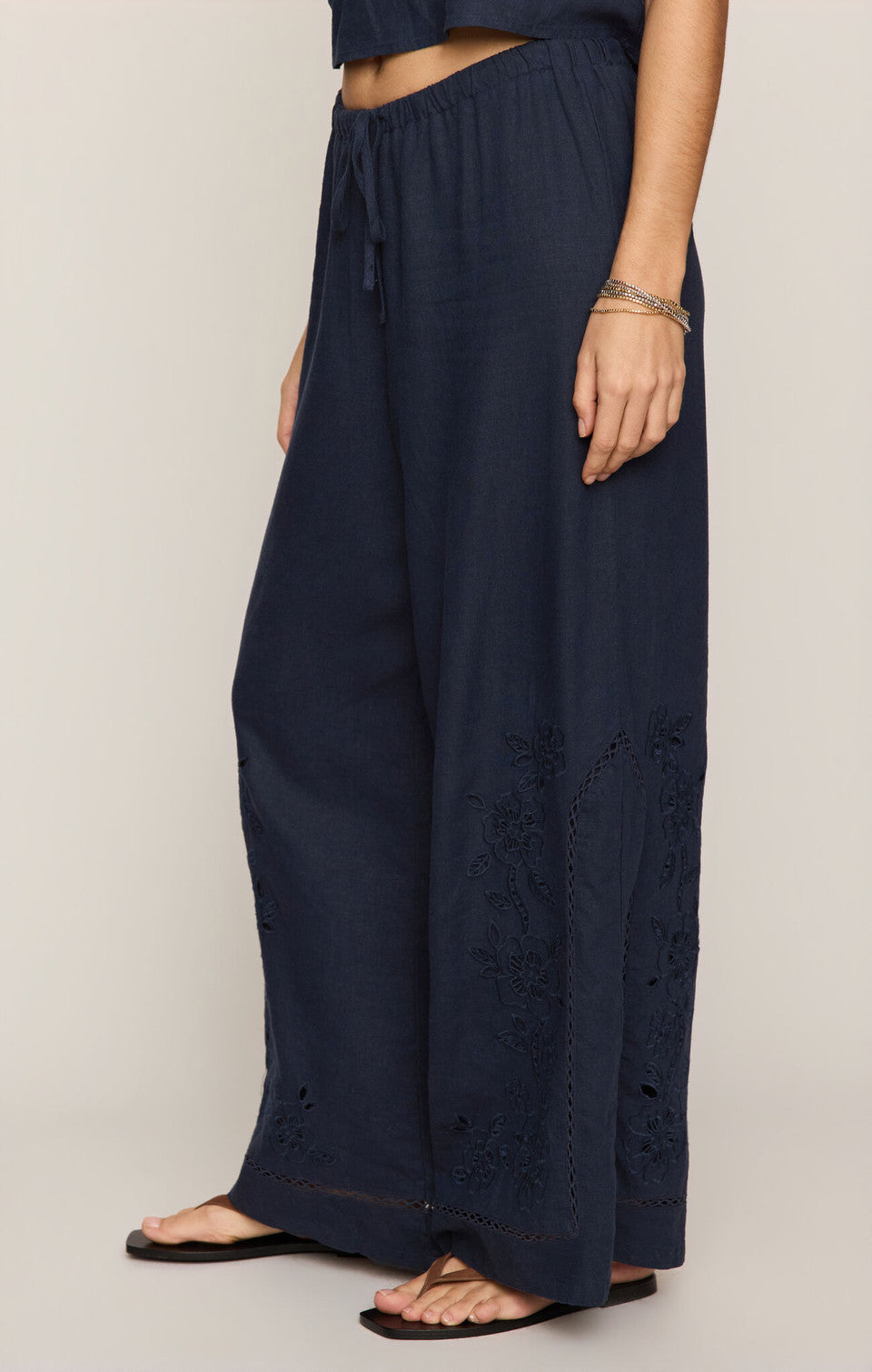 Z Supply Sid Embroidered Woven Pants – Eclipse