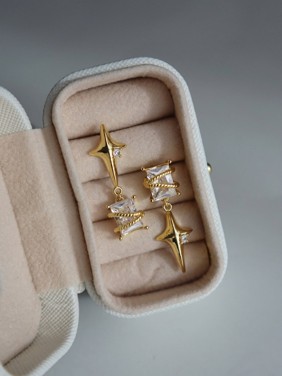 Starlight Dangle Earrings - Hello Beautiful Boutique