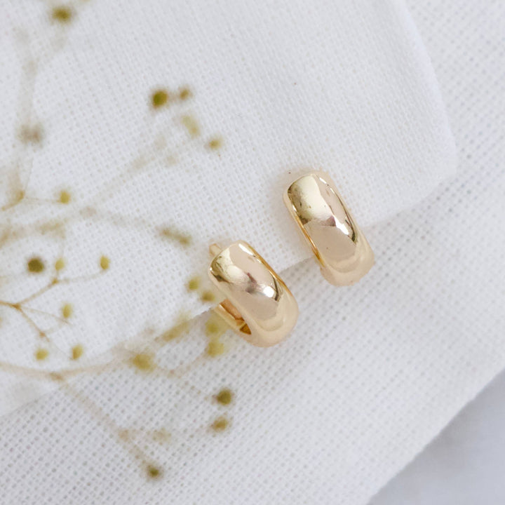 Mesa Blue - Chubby Hoop Earrings: GOLD - Hello Beautiful Boutique